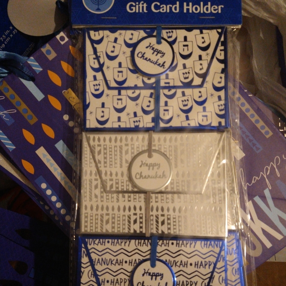 Happy Hanukkah Bundle: 8 Gift Bags & 6 Gift Cards - Picture 4 of 10